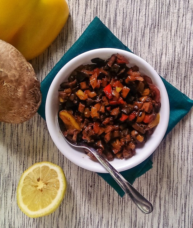 roasted-pepper-and-portobello-relish