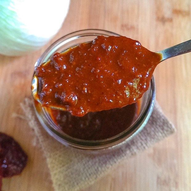 roasted-onion-chipotle-bbq-sauce